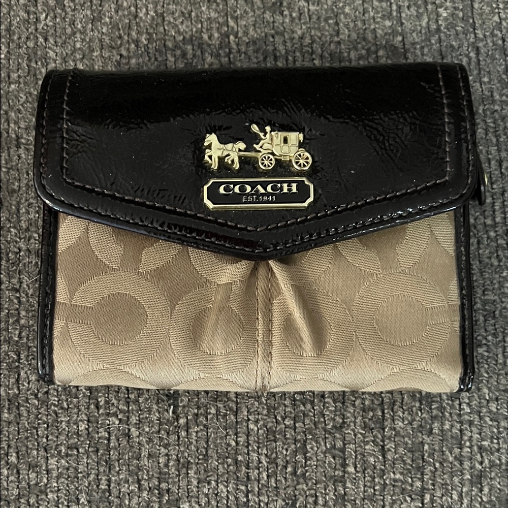 Coach Black and Tan Signature Wallet - Picture 5 of 5